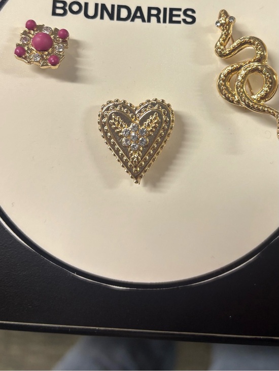 Free People Jewelry - Free People Gold Heart Brooch with Crystal Center